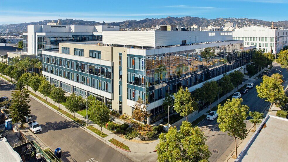 959 Seward St, Los Angeles, CA à louer - Photo du bâtiment - Image 2 de 34