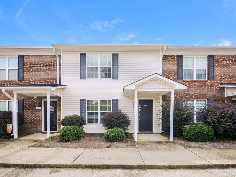 15-103 Wolf Creek Ln, Lillington, NC à vendre - Photo du bâtiment - Image 1 de 31