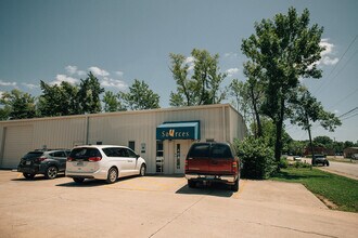 519 W Poplar St, Fayetteville, AR for lease Interior Photo- Image 2 of 3