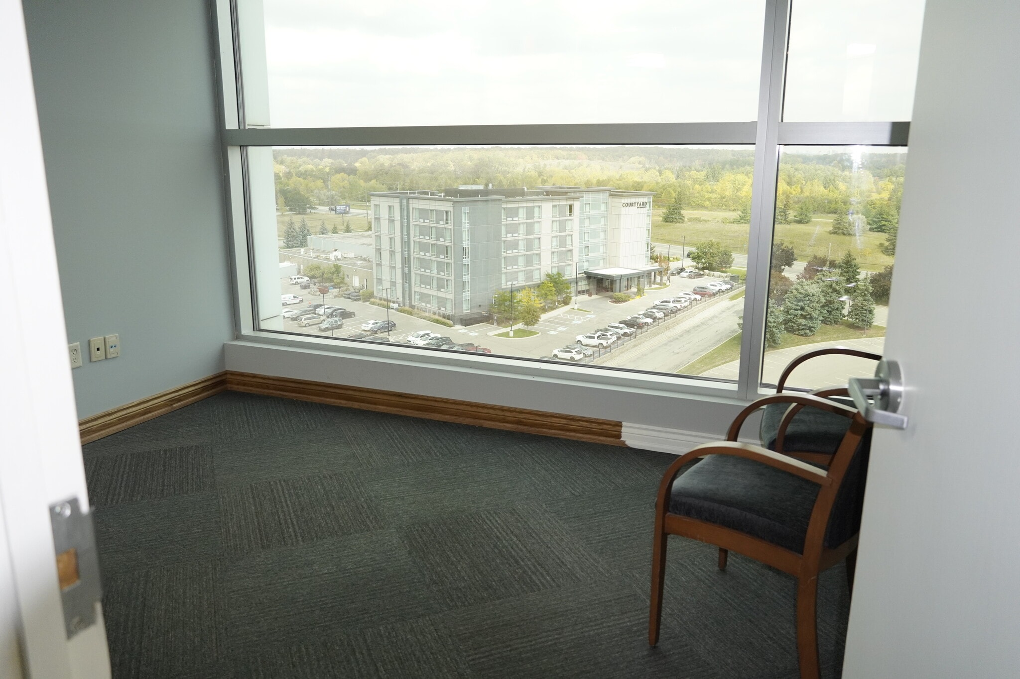 5500 N Service Rd, Burlington, ON for lease Interior Photo- Image 1 of 14