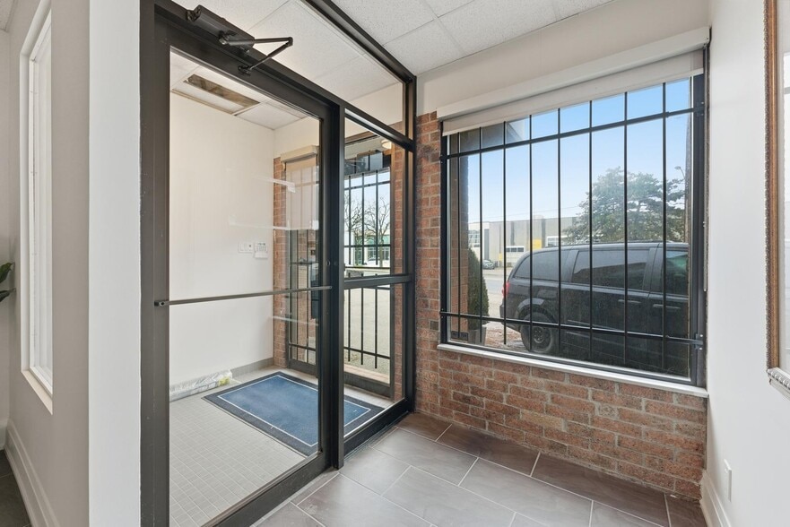 40 Claireville Dr, Toronto, ON à vendre - Photo intérieure - Image 3 de 27