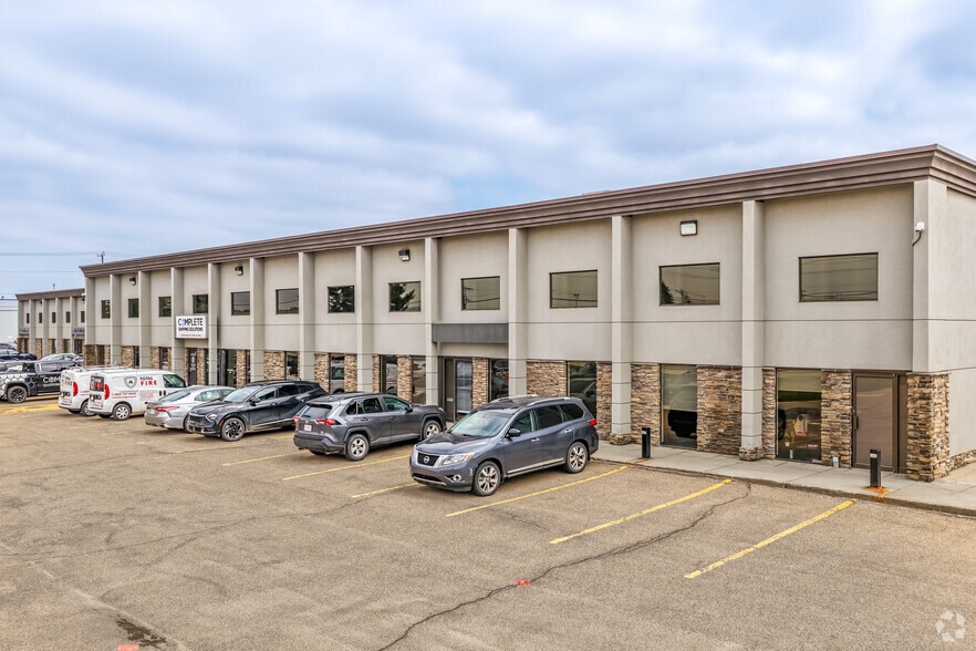 12719 149 St NW, Edmonton, AB for sale - Primary Photo - Image 1 of 4