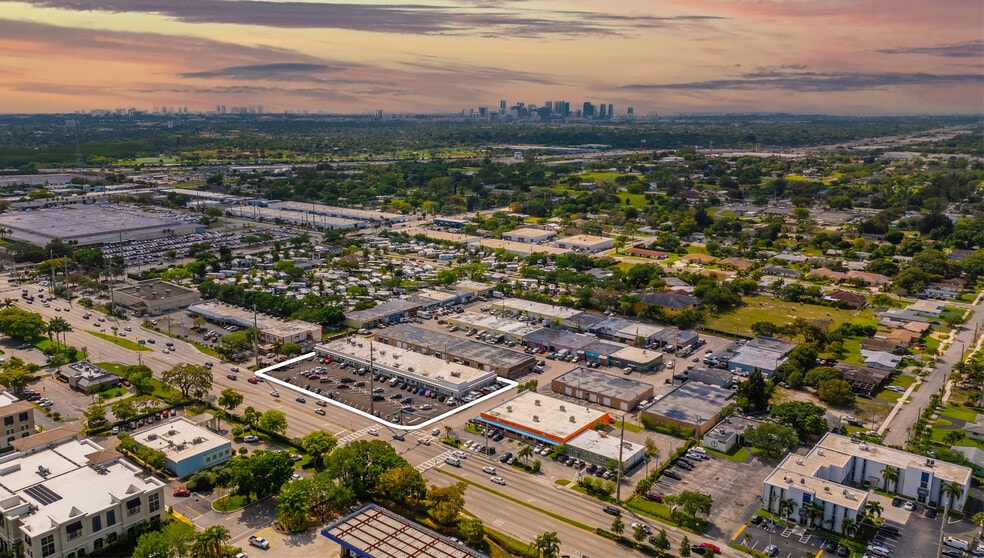 2300-2350 W Oakland Park Blvd, Oakland Park, FL for lease - Building Photo - Image 1 of 6