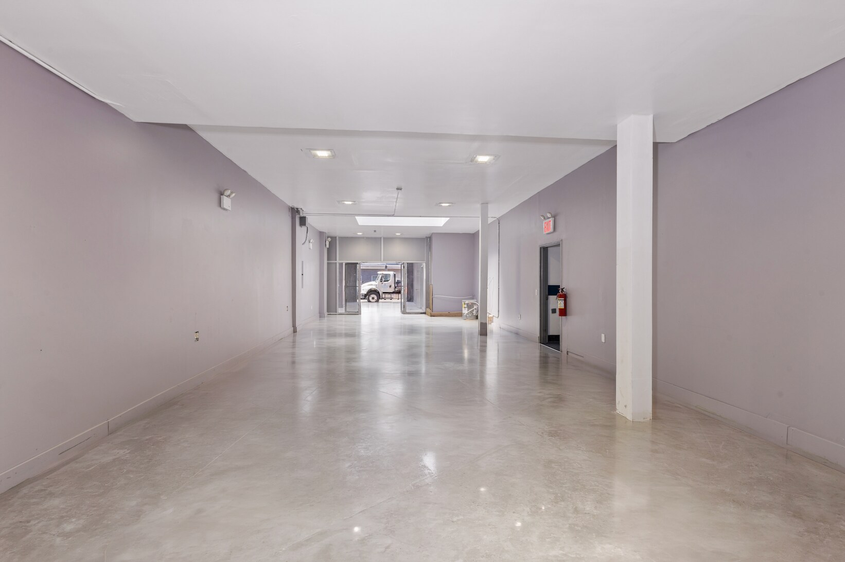 8711 118th St, Richmond Hill, NY à louer Photo principale- Image 1 de 13