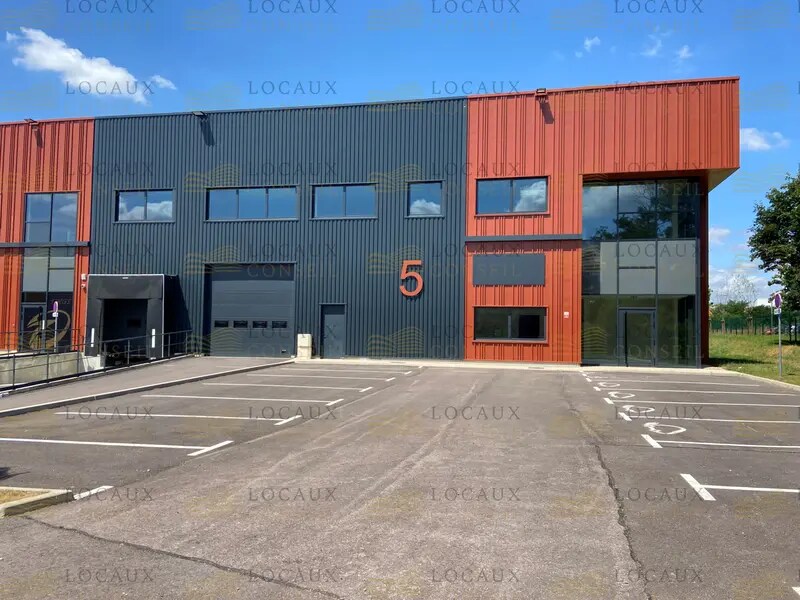 Flex in SAINT-OUEN-L'AUMONE for lease Primary Photo- Image 1 of 7