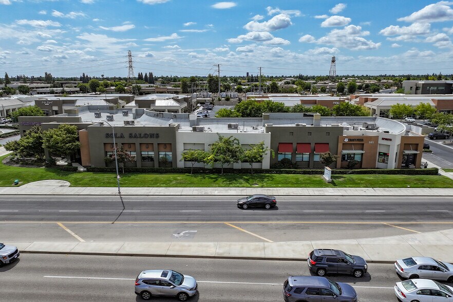 585 W Nees Ave, Fresno, CA à louer - Photo du bâtiment - Image 1 de 2