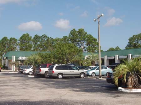 2100 E Edgewood Dr, Lakeland, FL à louer - Photo du bâtiment - Image 3 de 5