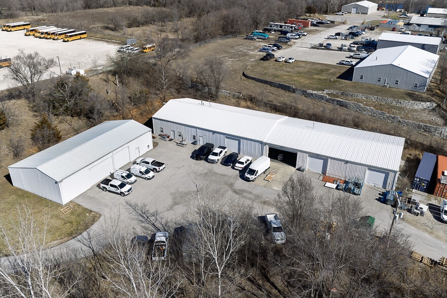 Industrial Complex portfolio of 2 properties for sale on LoopNet.ca - Building Photo - Image 1 of 7