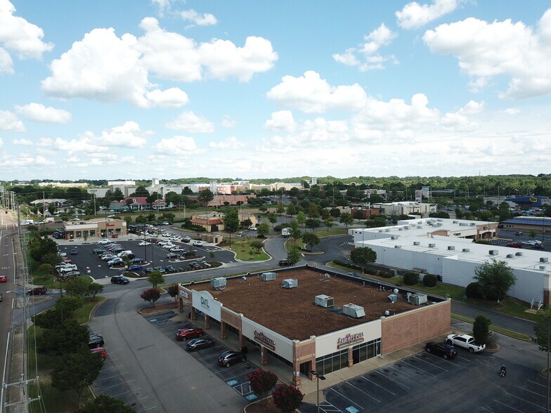 2747-2769 Wolfcreek Pky, Memphis, TN à louer - Photo du bâtiment - Image 3 de 15