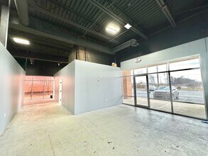 5168-5198 E 81st Ave, Merrillville, IN à louer Photo intérieure- Image 2 de 9