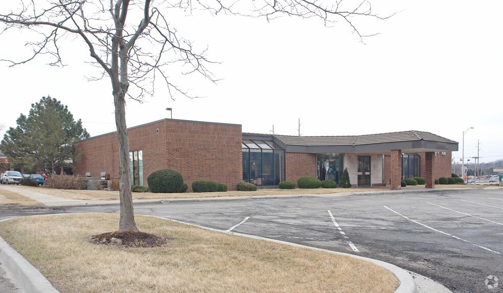 9029 Metcalf Ave, Overland Park, KS for sale - Building Photo - Image 3 of 25