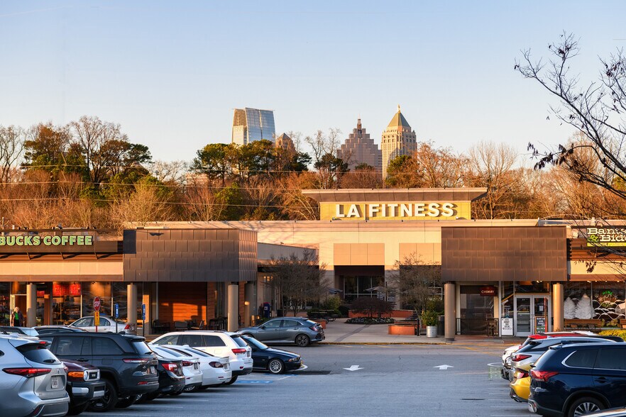1544 Piedmont Rd NE, Atlanta, GA à louer - Photo du bâtiment - Image 1 de 4