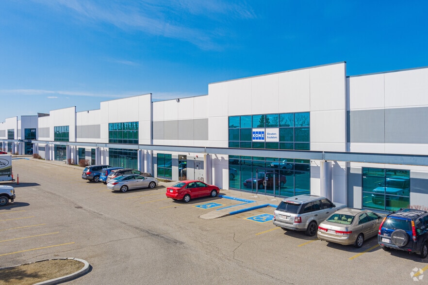 2175 29th St NE, Calgary, AB for lease - Building Photo - Image 2 of 5