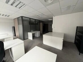 Office in Marseille for lease Interior Photo- Image 2 of 6