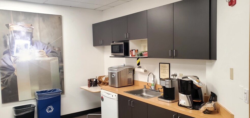 18000 72nd Ave S, Kent, WA for lease - Interior Photo - Image 3 of 6