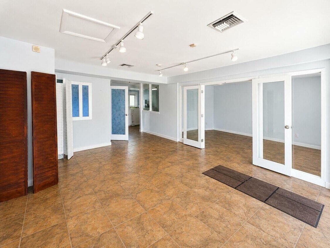 1421 1st St, Key West, FL 33040 - Unit 2-3 -  - Interior Photo - Image 1 of 4