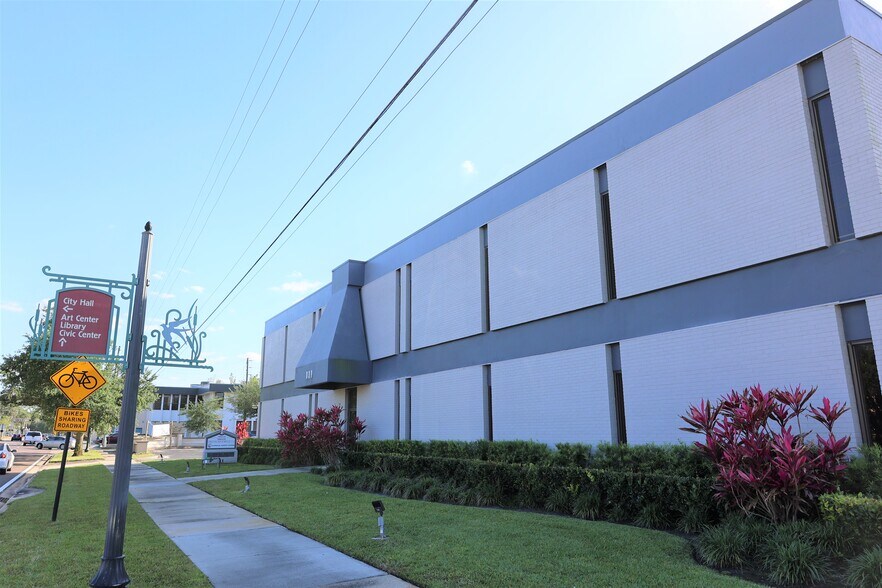 111 S Maitland Ave, Maitland, FL à louer - Photo principale - Image 1 de 10