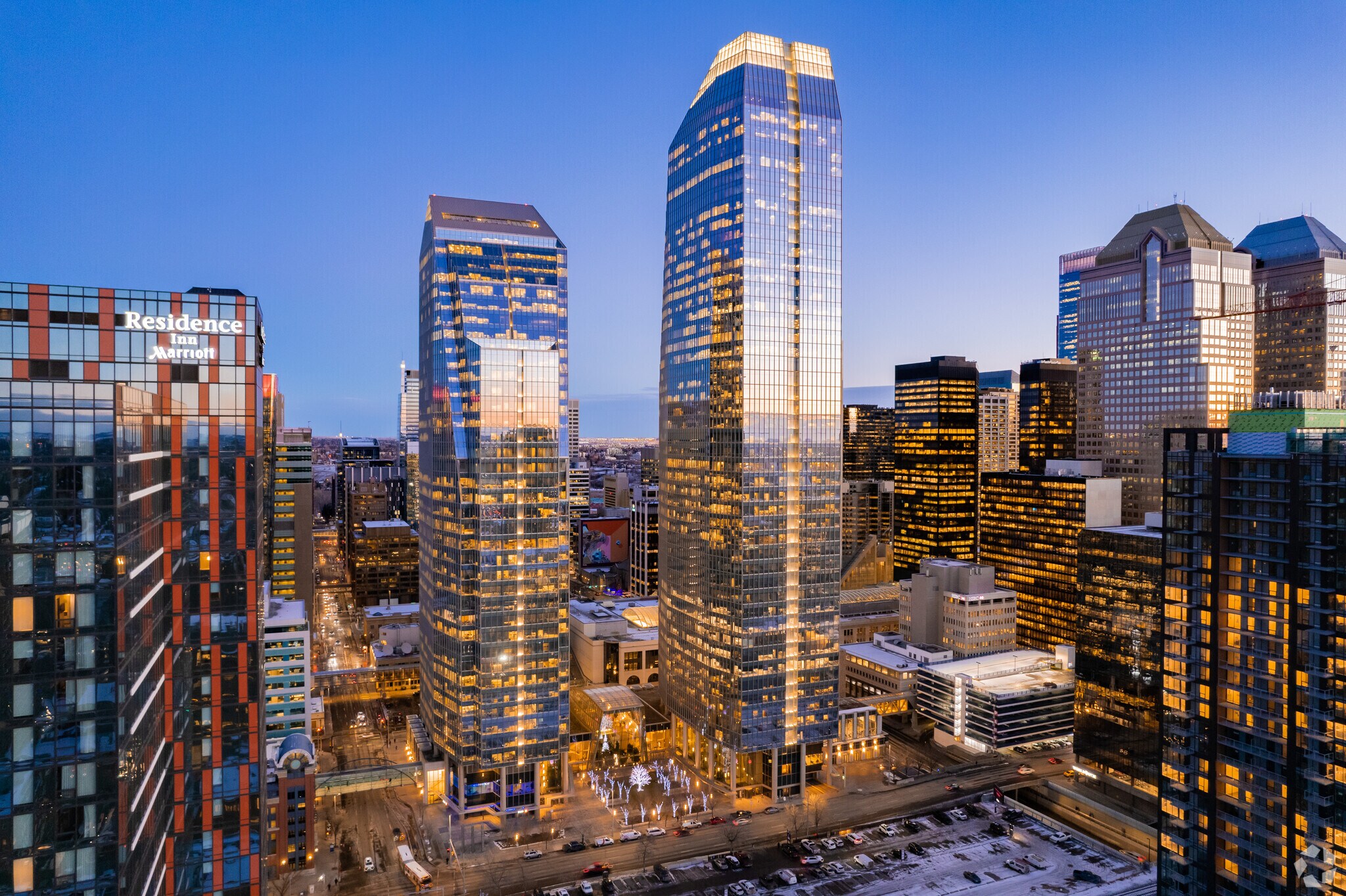 585 8th Ave SW, Calgary, AB for sale Building Photo- Image 1 of 1