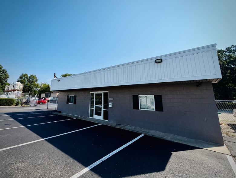 12484c Warwick Blvd, Newport News, VA for lease - Building Photo - Image 2 of 13