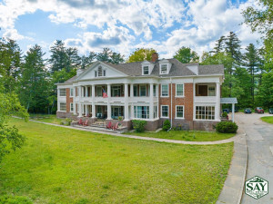 Plus de détails pour 129 Franklin Ave, Saranac Lake, NY - Spécialité à vendre