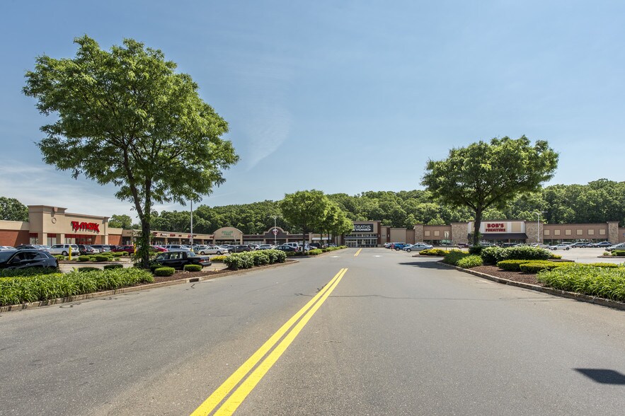 835-875 Queen St, Southington, CT à louer - Autre - Image 2 de 6