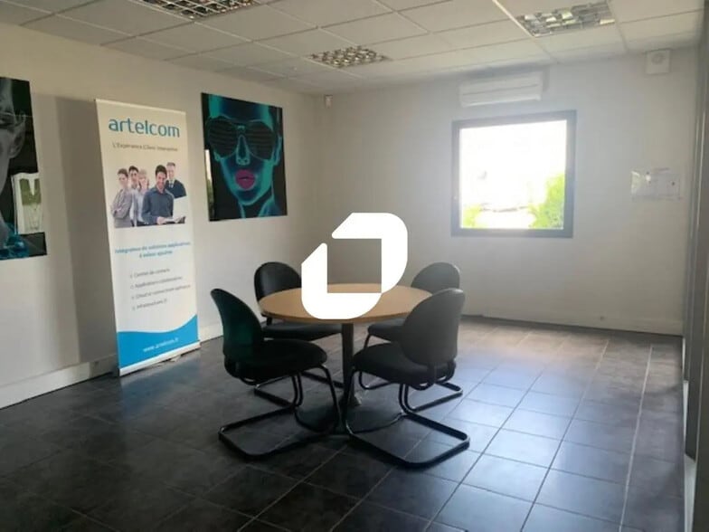 Bureau dans Saint-Priest à louer - Photo intérieure - Image 2 de 6