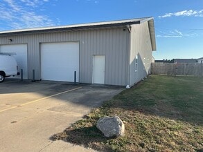 606 S Staley Rd, Champaign, IL à louer Photo intérieure- Image 1 de 2