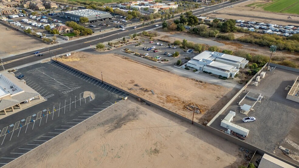 5535 E Baseline Rd, Mesa, AZ à vendre - Photo du bâtiment - Image 1 de 7