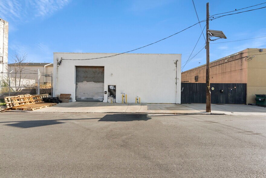 96 Parkhurst St, Newark, NJ à louer - Photo du bâtiment - Image 2 de 9