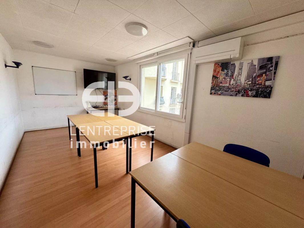 Office in Nice for lease Interior Photo- Image 1 of 4