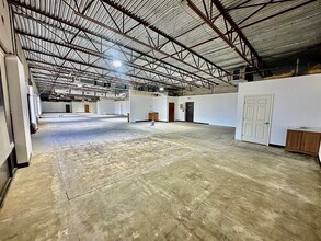 400 N 11th St, La Porte, TX for lease Interior Photo- Image 2 of 3