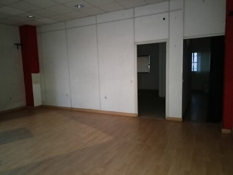 Commerce de détail dans Cáceres, Cáceres à louer - Photo du bâtiment - Image 2 de 6