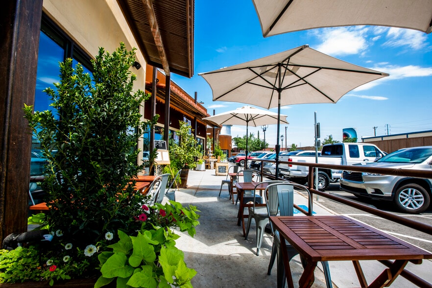 145 W Sunset Rd, El Paso, TX à louer - Photo du bâtiment - Image 3 de 11