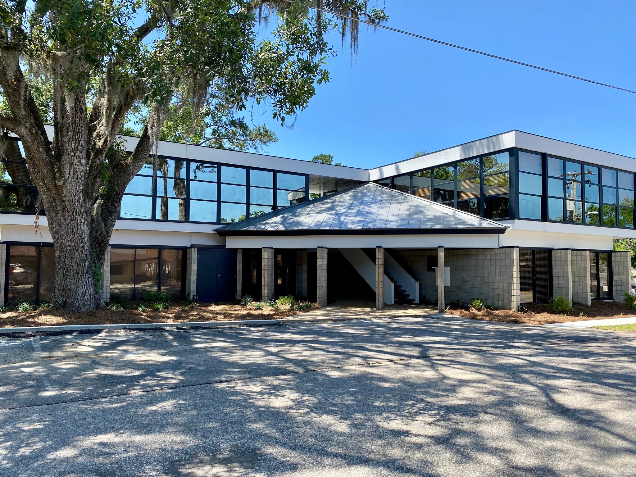 2016 Delta Blvd, Tallahassee, FL à louer Photo du bâtiment- Image 1 de 5