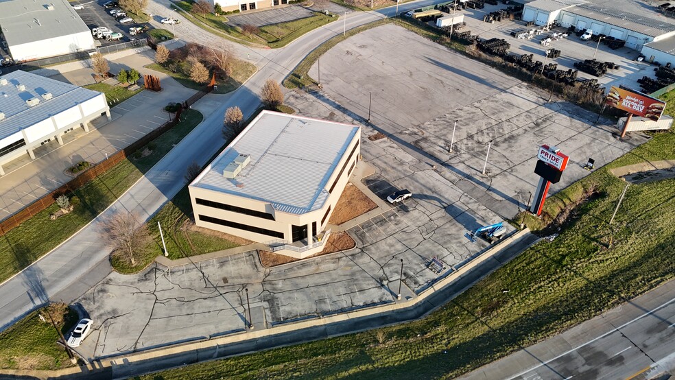 2929 N Eastgate Ave, Springfield, MO for lease - Building Photo - Image 2 of 6