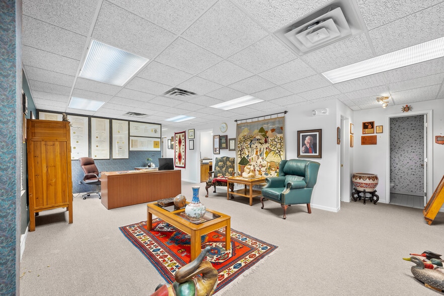 23001-23003 Greater Mack Ave, Saint Clair Shores, MI à louer - Photo du bâtiment - Image 3 de 20