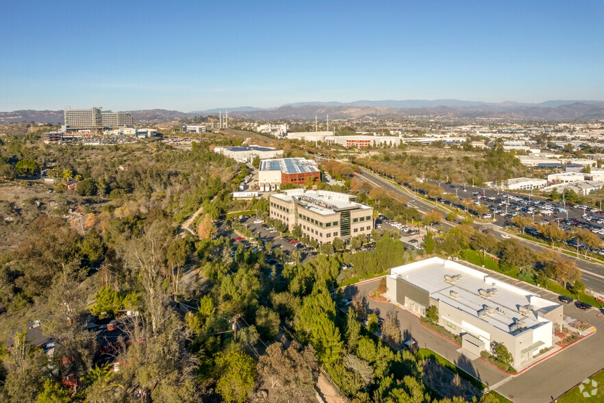 1955 Citracado Pky, Escondido, CA à louer - Aérien - Image 3 de 6