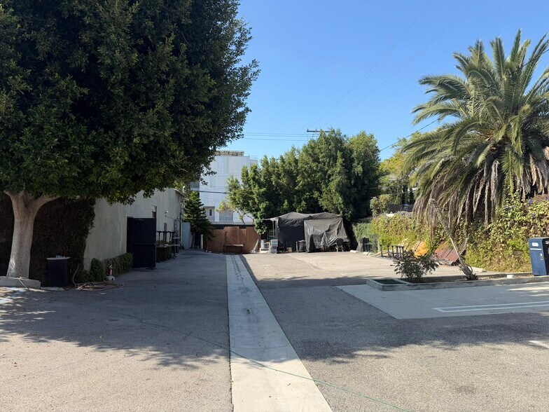 1201-1205 N La Brea Ave, West Hollywood, CA à louer - Photo du bâtiment - Image 3 de 26