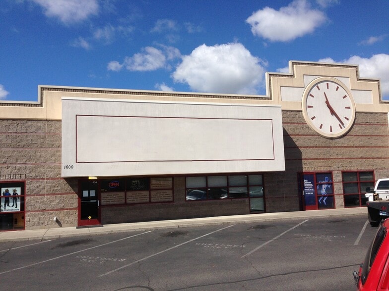 1600 Delta Waters Rd, Medford, OR à louer - Photo du bâtiment - Image 2 de 3