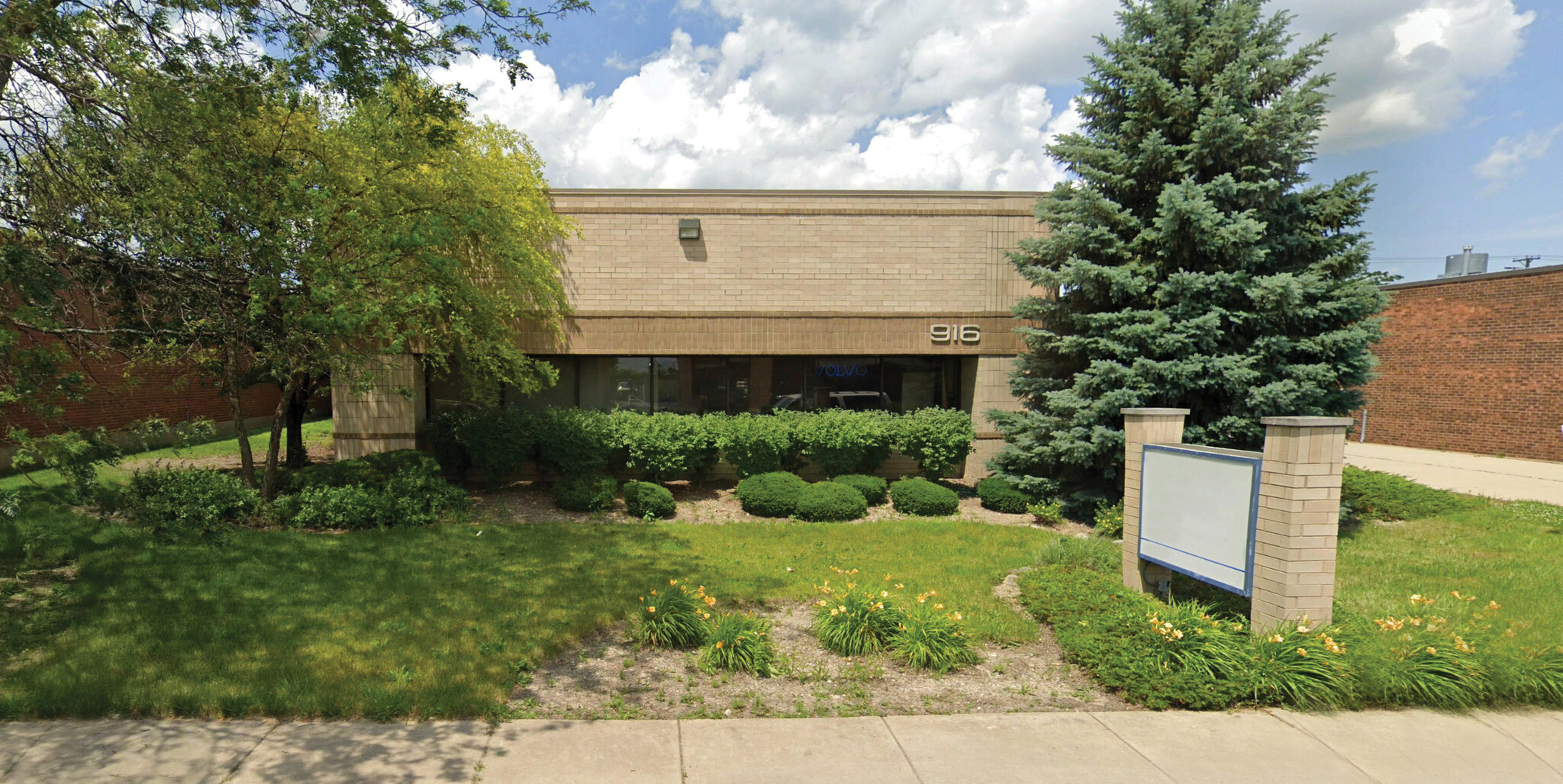 916 Lunt Ave, Schaumburg, IL for sale Building Photo- Image 1 of 1