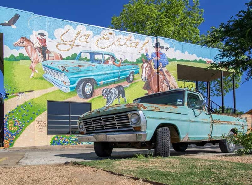 1000 E 51st St, Austin, TX à louer - Photo du bâtiment - Image 3 de 17