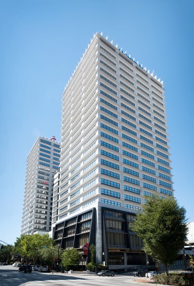 325 W Main St, Louisville, KY à louer - Photo du bâtiment - Image 2 de 17