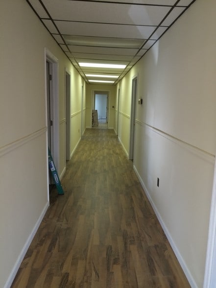 230-300 Oriskany Blvd, Yorkville, NY for lease - Building Photo - Image 2 of 4