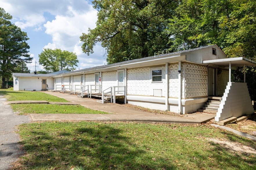 1542 Highway 70 E, Jackson, TN for sale - Building Photo - Image 2 of 25