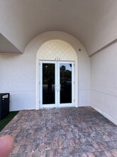 290 SW 12th Ave, Deerfield Beach, FL for lease Interior Photo- Image 2 of 15