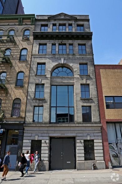 214 Lafayette St, New York, NY for sale - Building Photo - Image 2 of 4