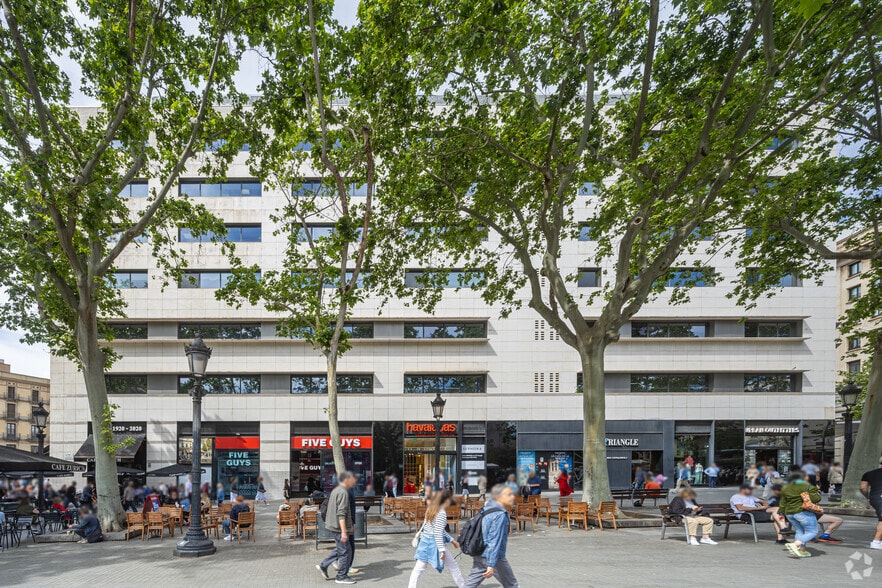 Plaça de Catalunya, 1, Barcelona, Barcelona for lease - Building Photo - Image 3 of 3