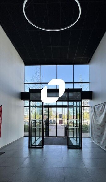 Office in Schiltigheim for lease - Lobby - Image 3 of 8