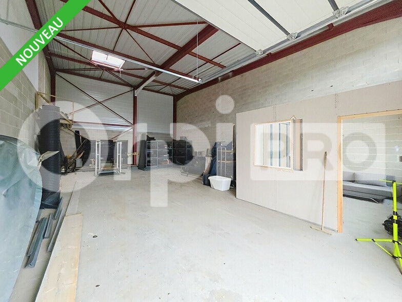 Flex in Soissons for lease - Interior Photo - Image 2 of 3