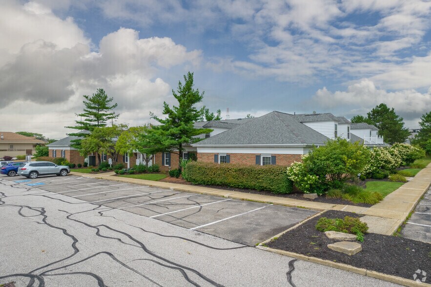 4645 Richmond Rd, Warrensville Heights, OH à louer - Photo du bâtiment - Image 1 de 4